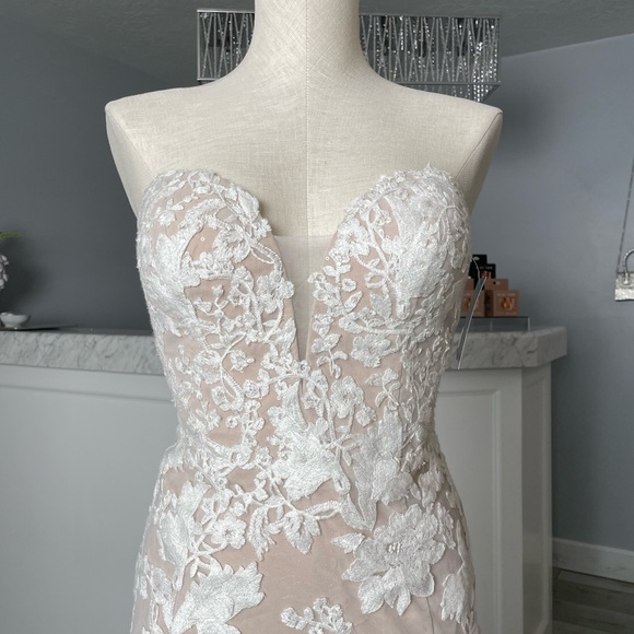 Size 6 *Champagne Wedding Dress* - Picture 4 of 6